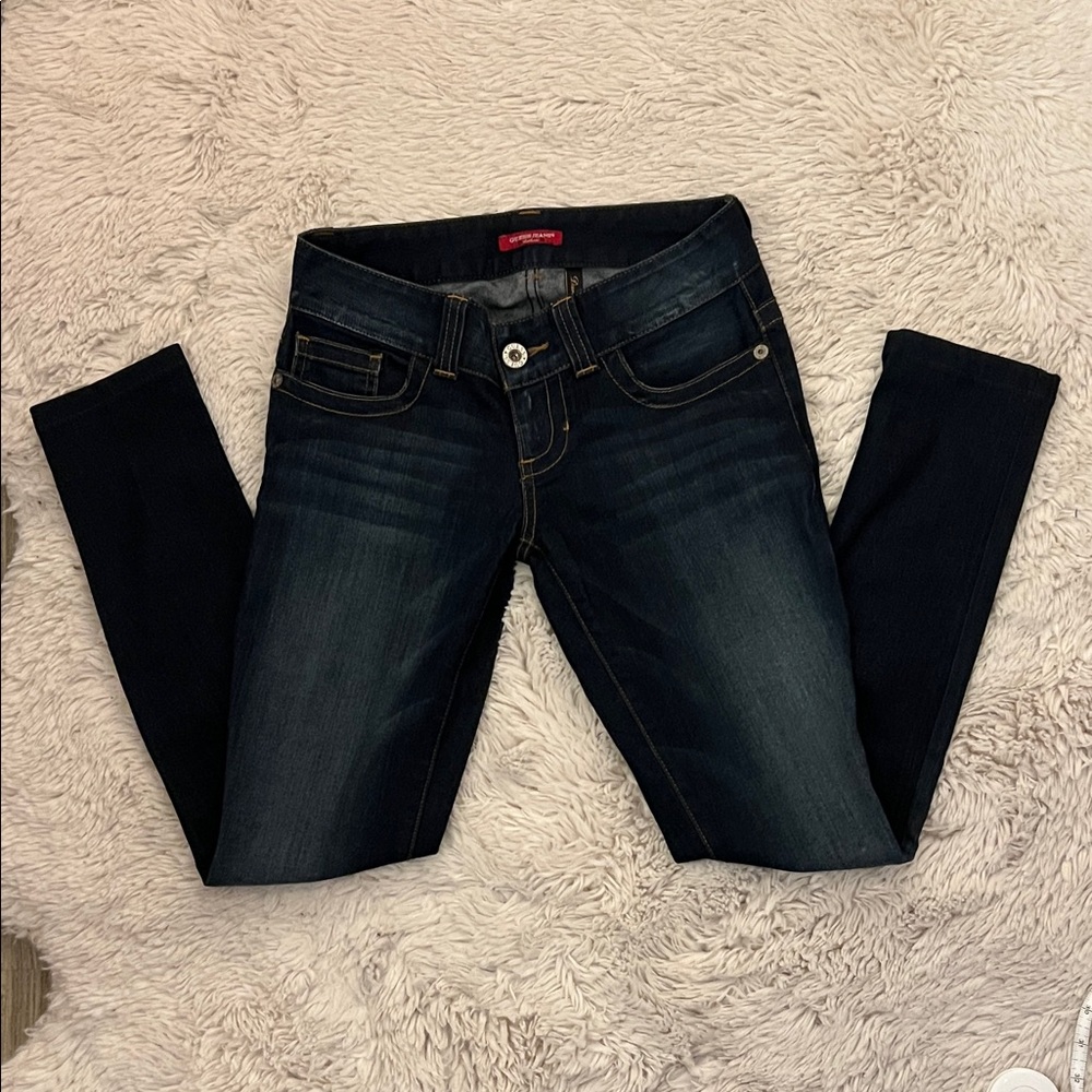 Guess Dark Wash Skinny Jeans size 25